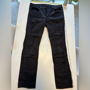 Black Levi’s 34/34